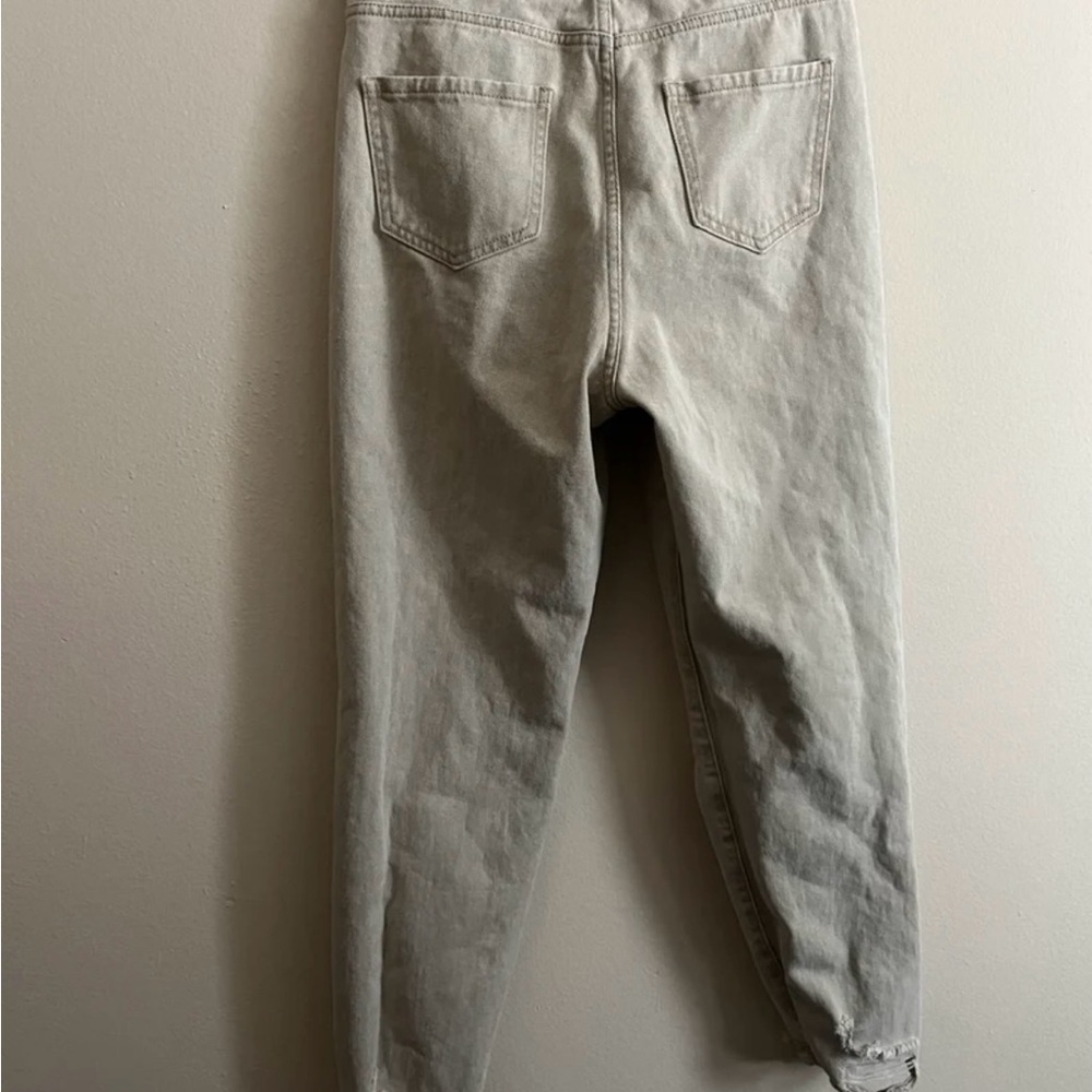 Missguided Riot Distressed High Rise Mom Jeans - Picture 8 of 9